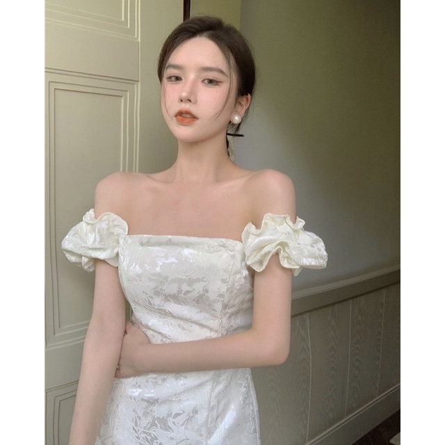 Váy ôm xẻ đùi