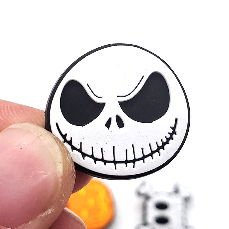 Chủ đề halloween Jibbitz phim hoạt hình thời trang khóa giày crocs DIY  Shoe Charms pvc accessories  Phụ kiện dép Với 1000 Mẫu Lựa Chọn