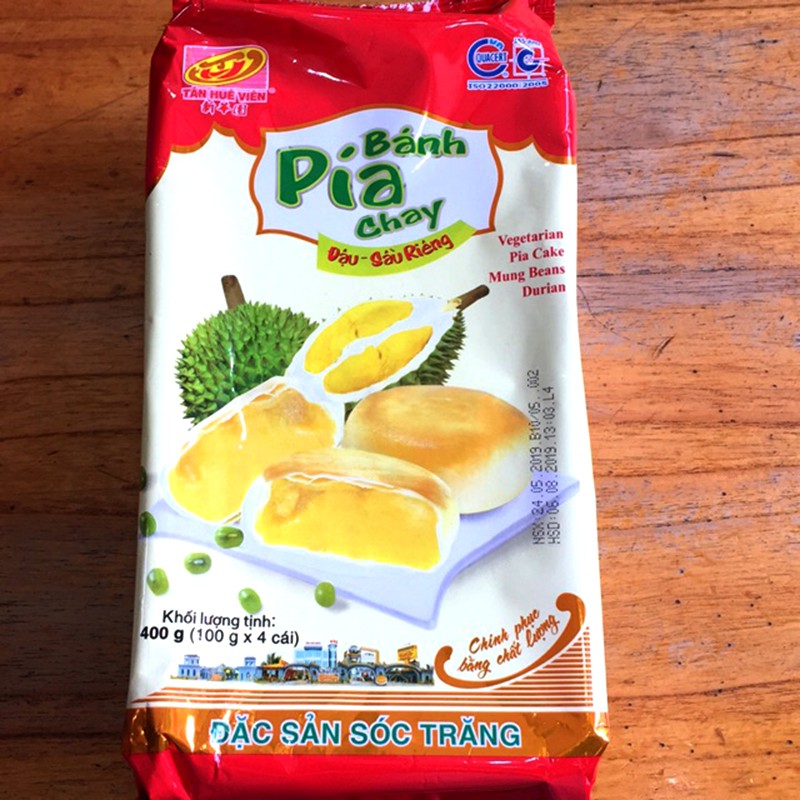 BÁNH PÍA CHAY TÂN HUÊ VIÊN NHÂN ĐẬU XANH - SẦU RIÊNG ( gói 400gr/4 cái )