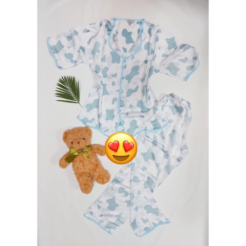 Đồ pijama lụa satin họa tiết bò sữa