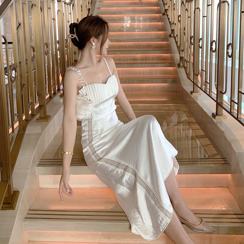 Váy hai dây vải satin phối ren màu trắng dáng ôm thời trang Pháp cho nữ