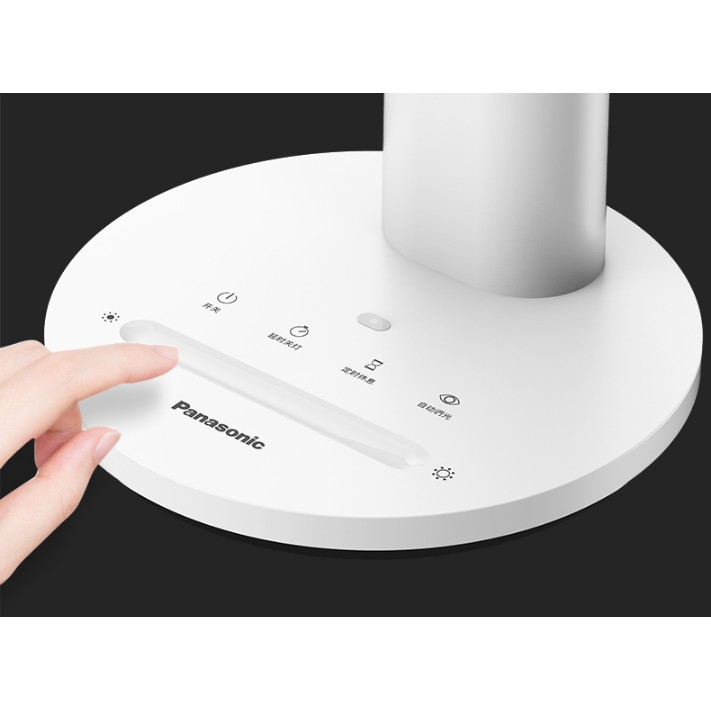 Đèn bàn cảm biến ánh sáng tự động bảo vệ mắt Panasonic HHLT0551, cảm ứng ánh sáng dạng trượt, hàng nhập khẩu chánh hãng