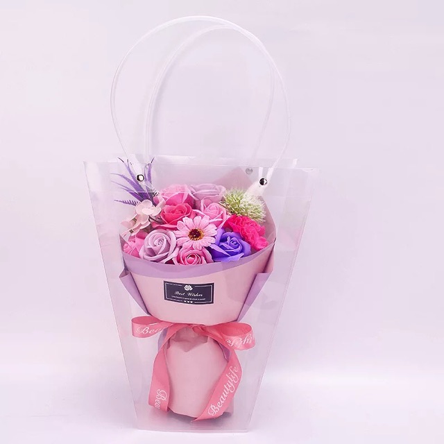 Quà tặng: hoa sáp kèm giỏ xách trong suốt sang trọng (20/10) | BigBuy360 - bigbuy360.vn