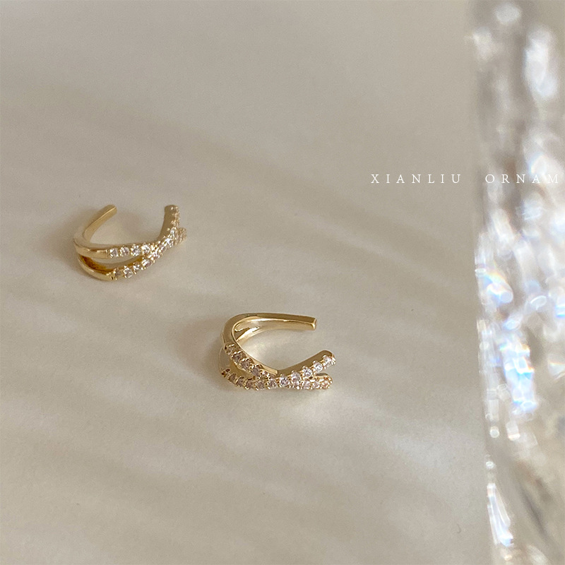 1 Khuyên Kẹp Vành Tai Mạ Vàng 14k Đính Đá Zircon Đơn Giản Thời Trang