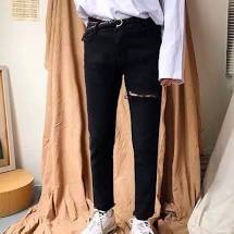 Quần Jeans Nam Rách Gối Màu Đen Dáng Ôm Phong Cách Hàn Quốc Hot Trend 2021-J03