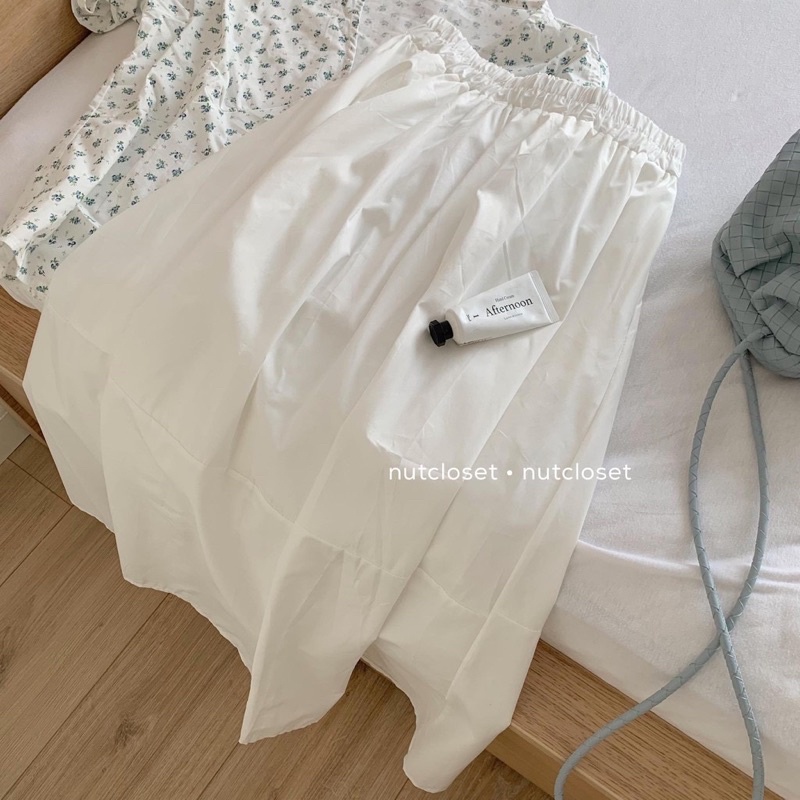 Chân váy trắng dài Nutcloset