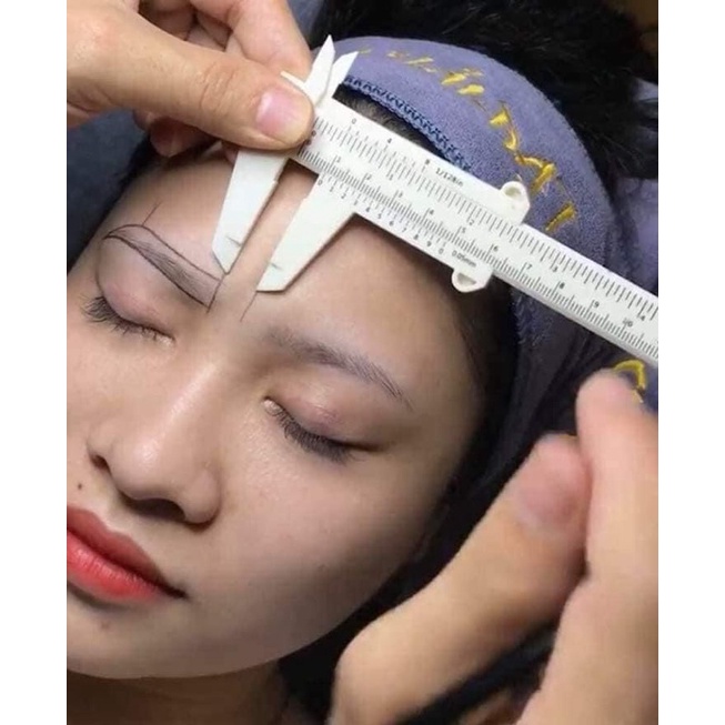 Thước đo chân mày chuyên sử dụng trong phun xăm thẩm mỹ