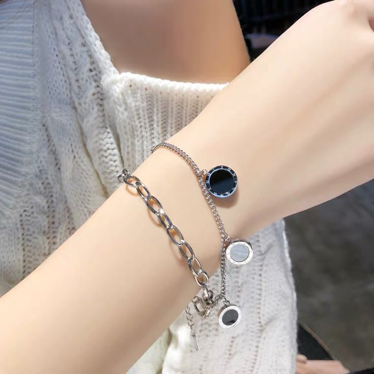 Vòng Tay Hai Lớp Khắc Chữ Số La Mã Phong Cách Âu Mỹ | Vớ Inox Chống Dị Ứng Chống Thấm Nước Họa Tiết Hình Học Phối Tua Rua Độc