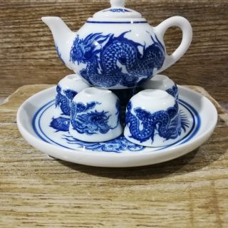 Bộ ấm trà thờ mini vẽ rồng phượng 3d men lam cổ