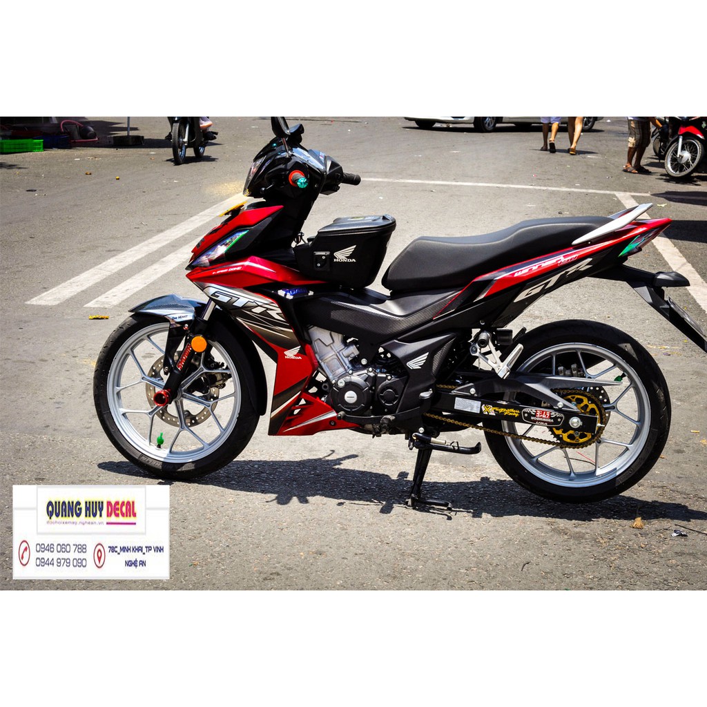 Tem trùm xe Winner đỏ đen 150 V1, độ thiết kế team dán phủ decal xe máy giá rẻ đẹp