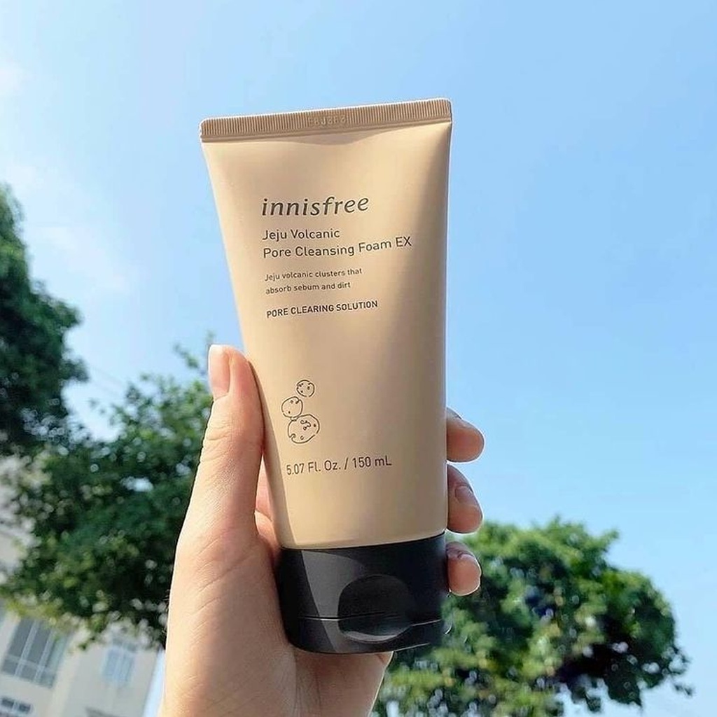 Sữa rửa mặt tro núi lửa Innisfree Jeju Volcanic pore Cleansing Foam 150ml cho da dầu