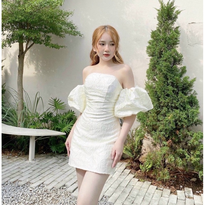 Đầm body gấm kem rớt vai tay phồng