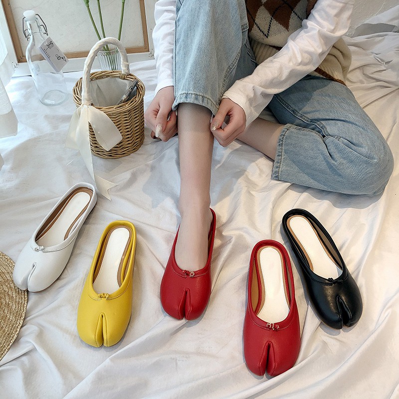 Giày sục mũi thiết kế độc đáo đế bằng cho nữ | BigBuy360 - bigbuy360.vn