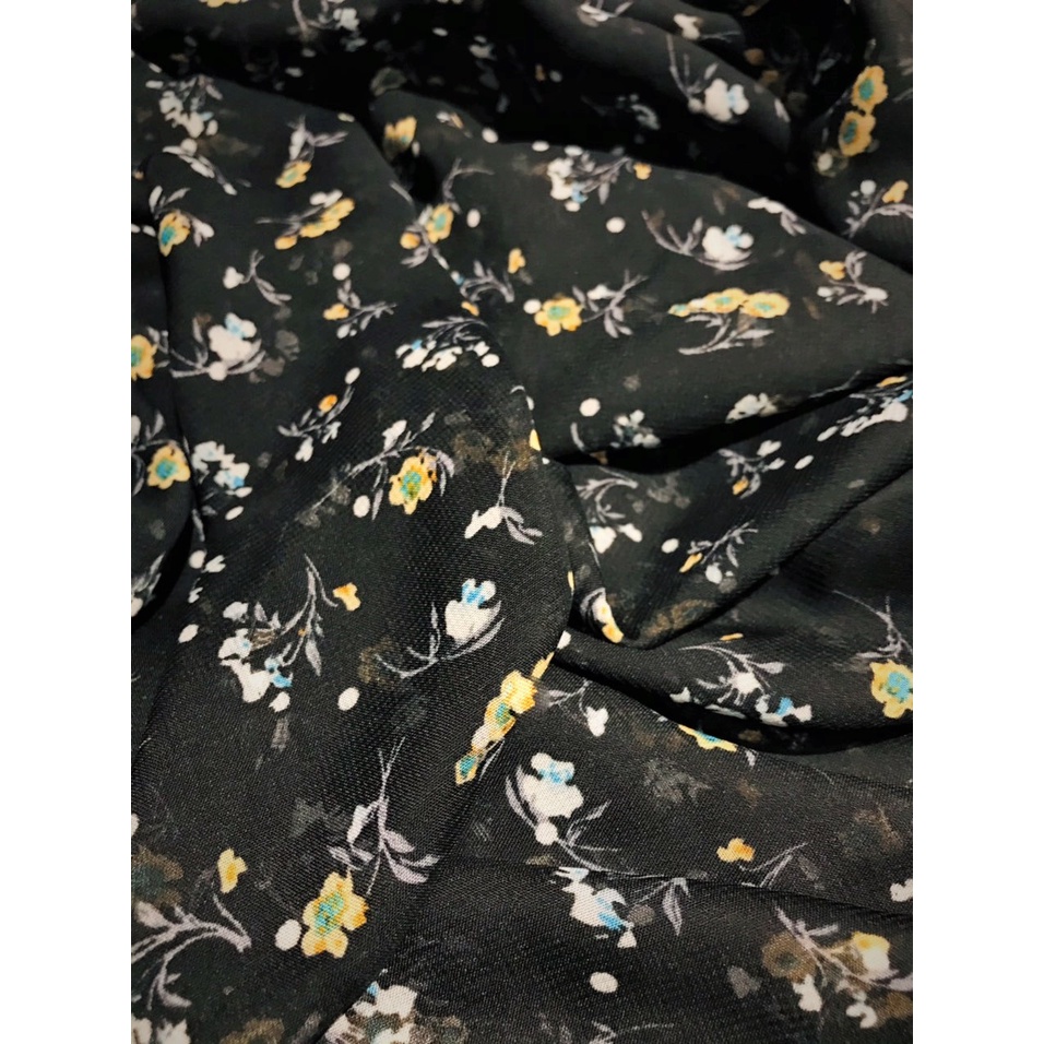 Byom.vn - Váy hai dây hoa nhí Violas Dress kèm Cardigan Mini Blanc