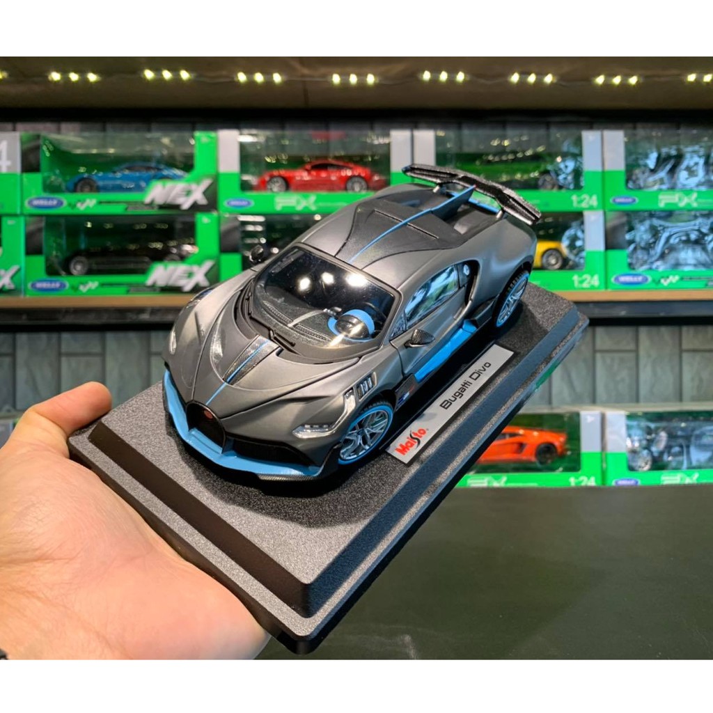 Xe mô hình sắt siêu xe Bugatti Divo tỉ lệ 1:24 hãng Maisto màu đen xanh