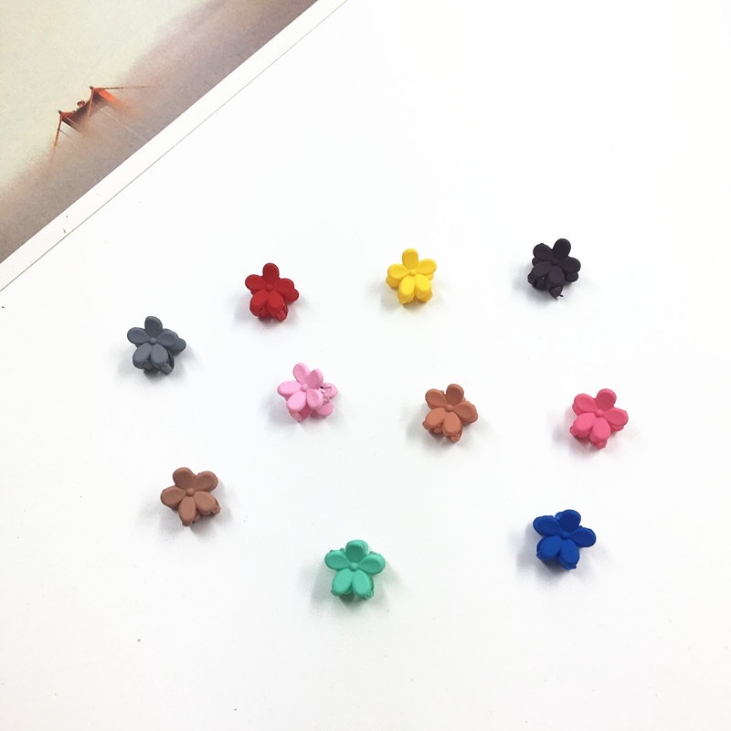 Set 50 kẹp càng cua mini kiểu bông hoa dễ thương cho bé gái kèm hộp, túi zip PK065