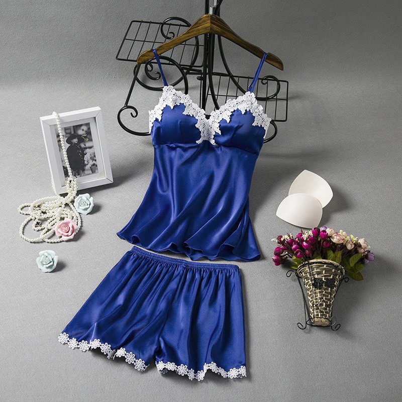 Đồ Ngủ 2 Dây Quần Cộc Ren Xẻ Mặc Nhà Lụa Satin Cao Cấp AMK.10041