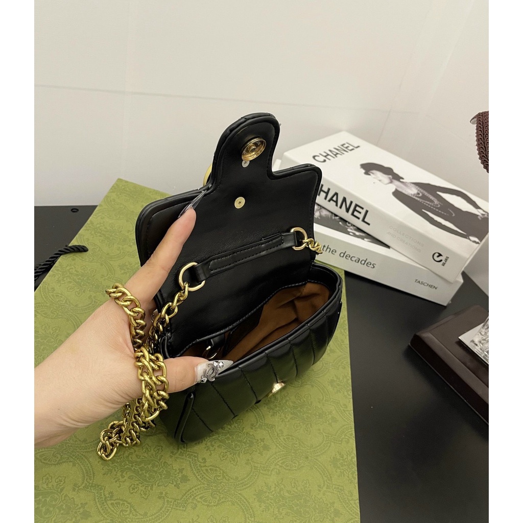 Túi đeo chéo chư G 2 màu xinh xẻo cá tính