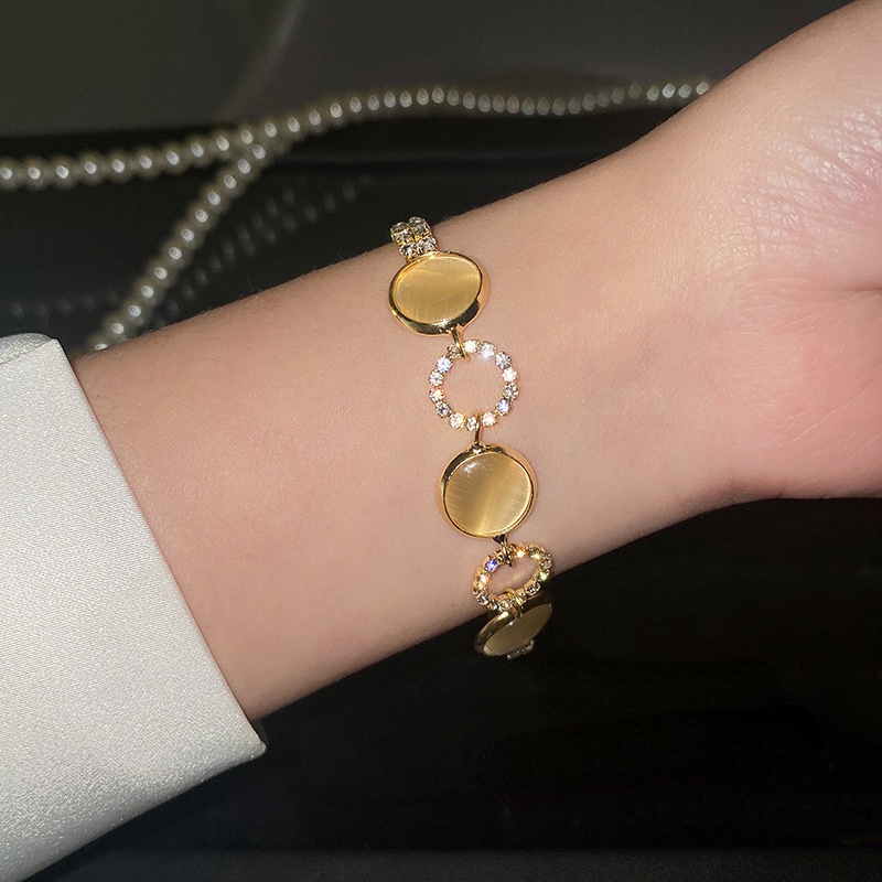 Vòng Tay Ngọc Trai Mặt Hoa Tròn Thời Trang Hàn Quốc