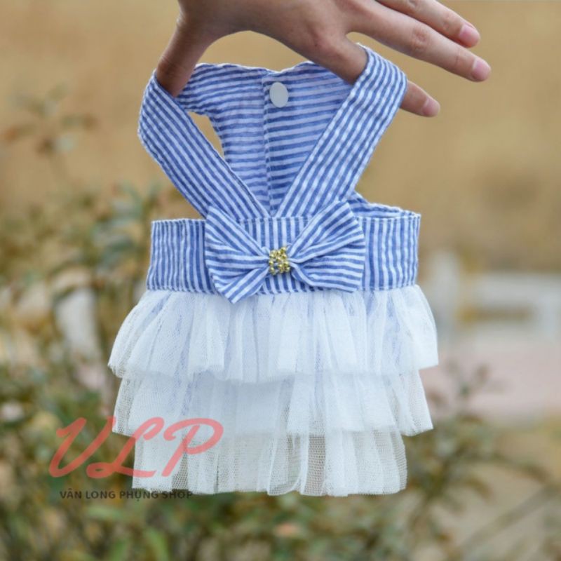 Váy xoè kẻ sọc đính nơ dễ thương - trang phục thú cưng đáng yêu