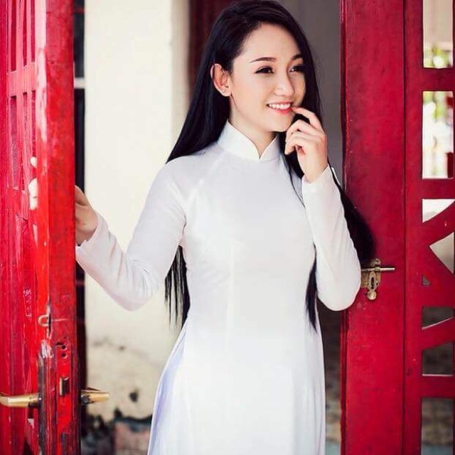 Áo dài trắng nữ sinh khuy bấm