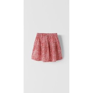 Váy Zara đỏ, hoa trắng nhỏ