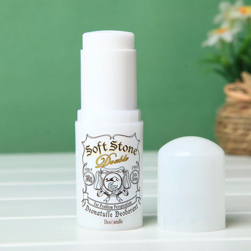 Lăn khử mùi đá khoáng Soft Stone Nhật Deonatulle 20g