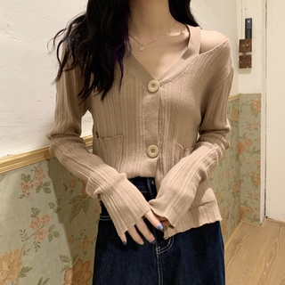 Áo len nữ tay dài dáng ngắn phong cách Hàn Quốc phù hợp cho nữ vào mùa thu đông