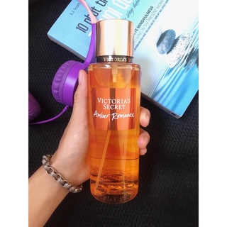 Xịt thơm body mist Amber Romance.