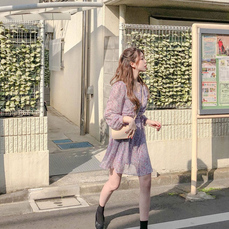 Đầm tay dài cổ chữ V họa tiết hoa nhí nữ tính