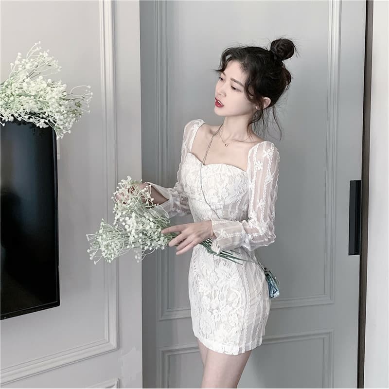 Váy trắng phối hoa ren dài tay phong cách quyến rũ nữ tính
