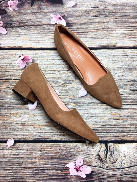 Charles and Keith 3cm lưỡi gà mũi nhọn