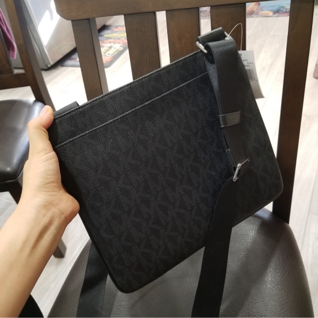 Túi michael kors nam chính hãng sale