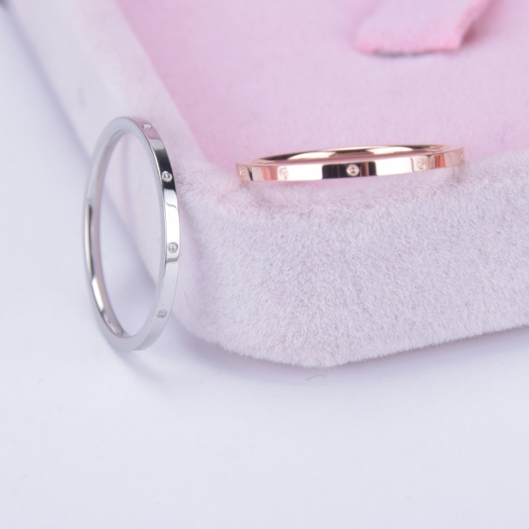 Nhẫn bảng mỏng xinh thép titan không đen không rỉ