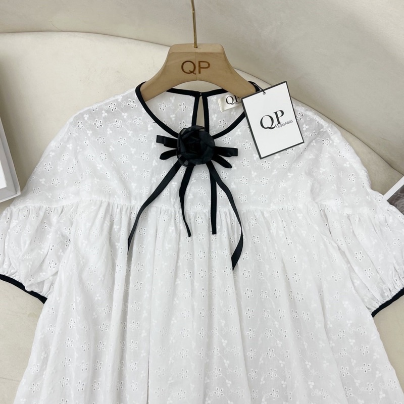 Áo Boy Viền Đen Cổ Hoa