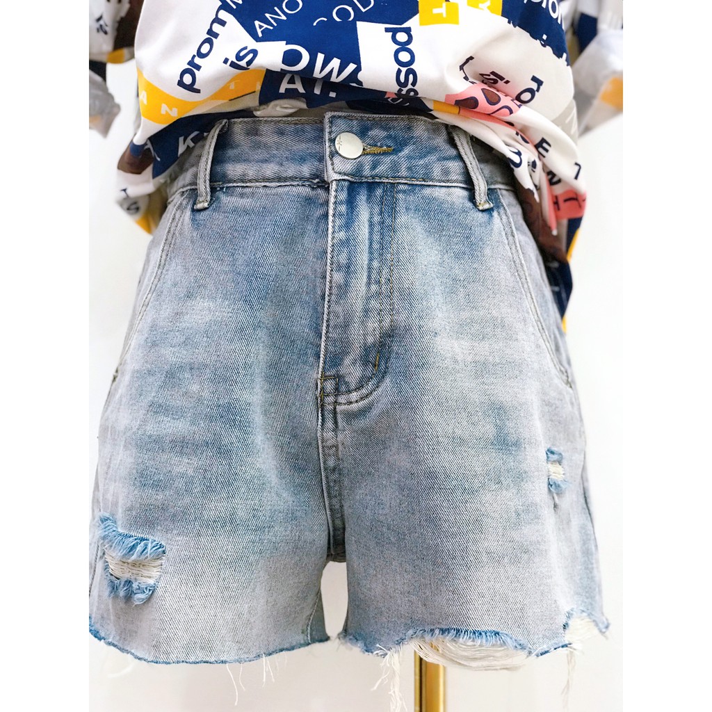Quần shorts jean Louis Vuitton - 22CHIC | BigBuy360 - bigbuy360.vn