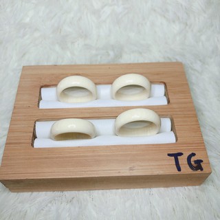 Nhẫn xương mỹ nghệ màu ngà bản 5mm