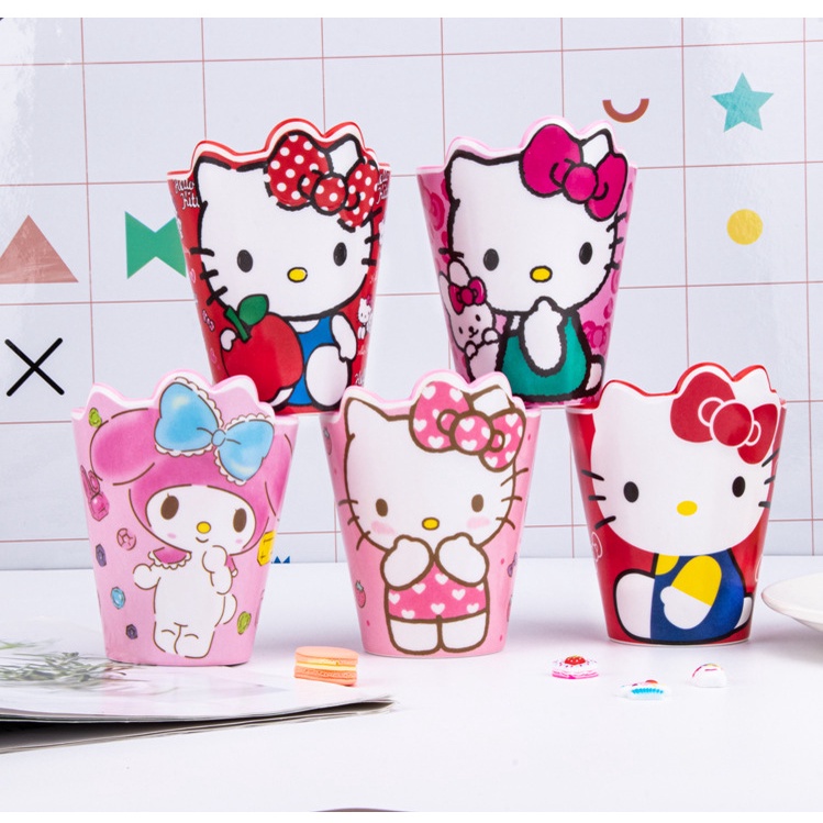 Cốc nhựa Hello Kitty 300ml