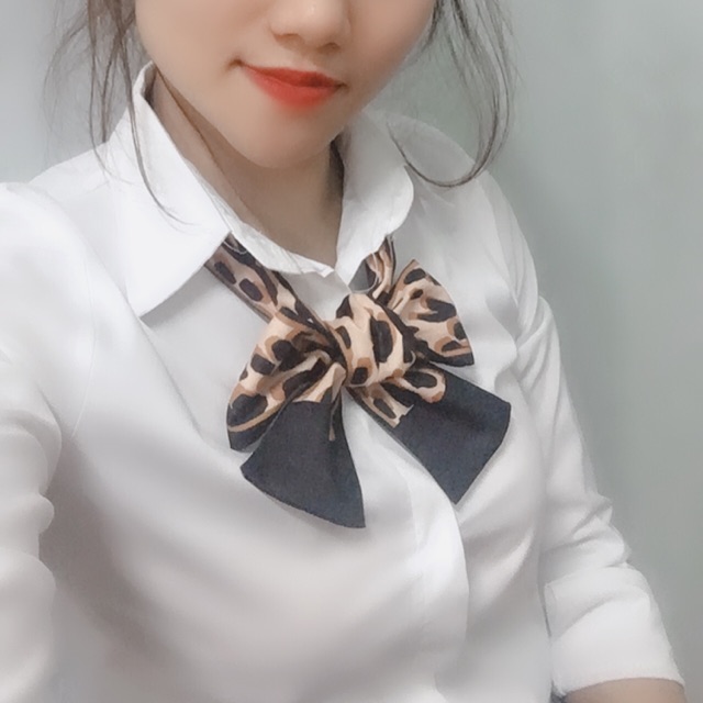 Sơ mi trắng cổ nơ