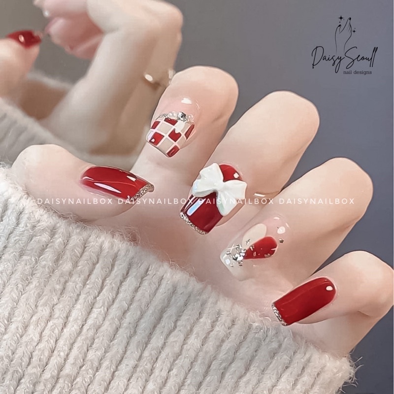 Nailbox thiết kế màu đỏ vẽ hoạ tiết sơn nhũ flash