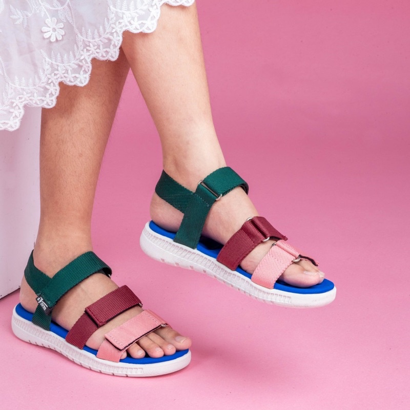 GIÀY SANDAL NỮ ST-R9 SIÊU NHẸ SIÊU ÊM MAU KHÔ