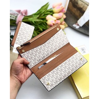 Ví gấp dạng thể Michael Kors