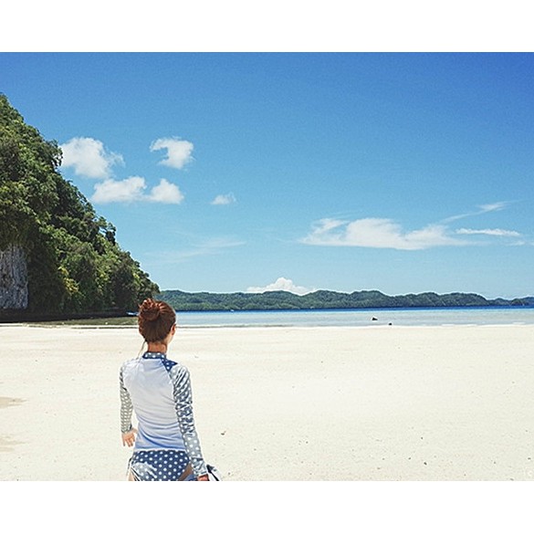 Áo bơi dài tay chấm bi, bikini đi biển | BigBuy360 - bigbuy360.vn