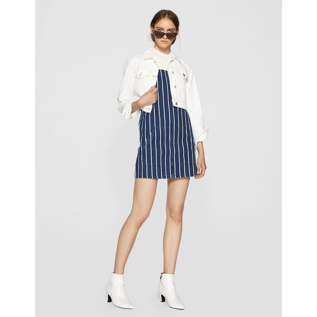 Váy Yếm Stradivarius Auth