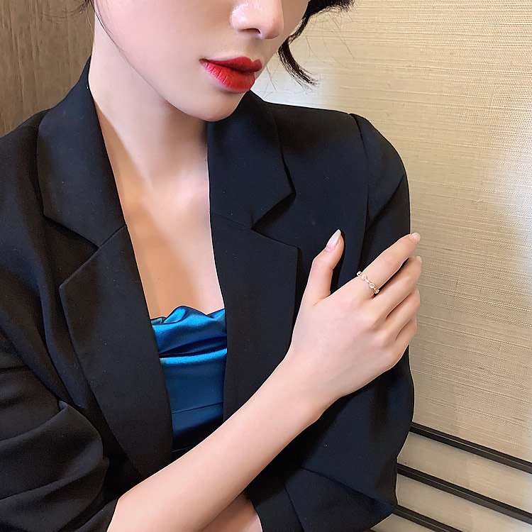 Nhẫn hở đính đá tròn thời trang