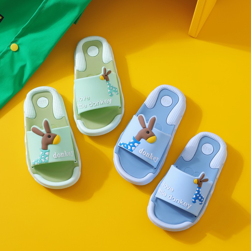 Dép đế mềm chống trượt cho bé hoạ tiết nai