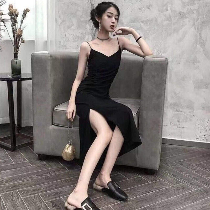 Đầm hai dây cổ chữ V xẻ tà lôi cuốn dành cho phái đẹp