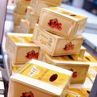 Hộp 10 bánh hạt dẻ.
