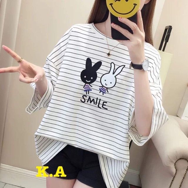 Áo kẻ sọc trắng  in thỏ