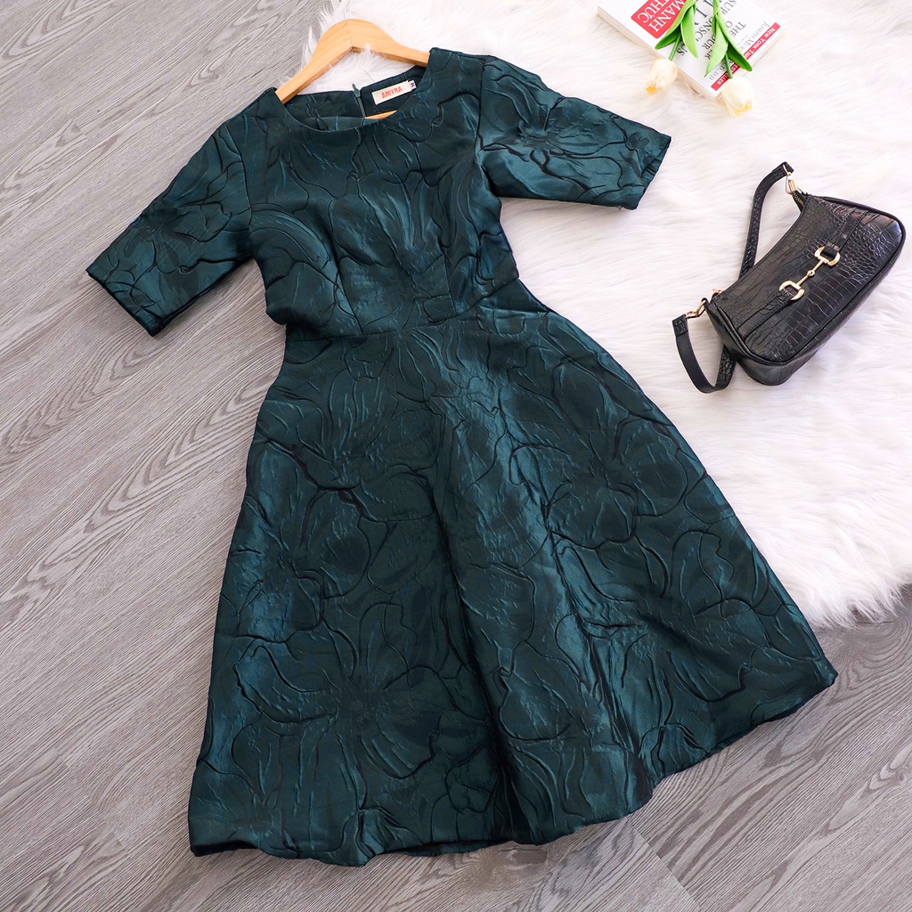 Đầm Gấm Dự Tiệc Công Sở Sang Trọng Bigsize AMYRA, Thiết Kế Dáng Xòe Đứng Form Tay Lửng Qua Gối Cao Cấp Dự Tiệc DA095